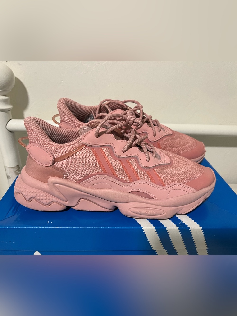 Adidas Ozweego women's Pink size 6